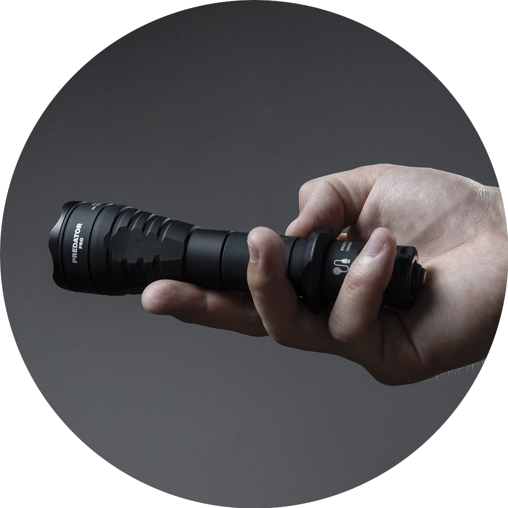 Armytek Predator Pro - ergonomiczny uchwyt