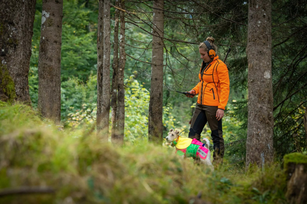 DAMSKA KURTKA DWUSTRONNA DEERHUNTER LADY PAM BONDED 5708 -  Pomarańczowy - Z psem na spacerze w odcieniach sygnalizacyjnych